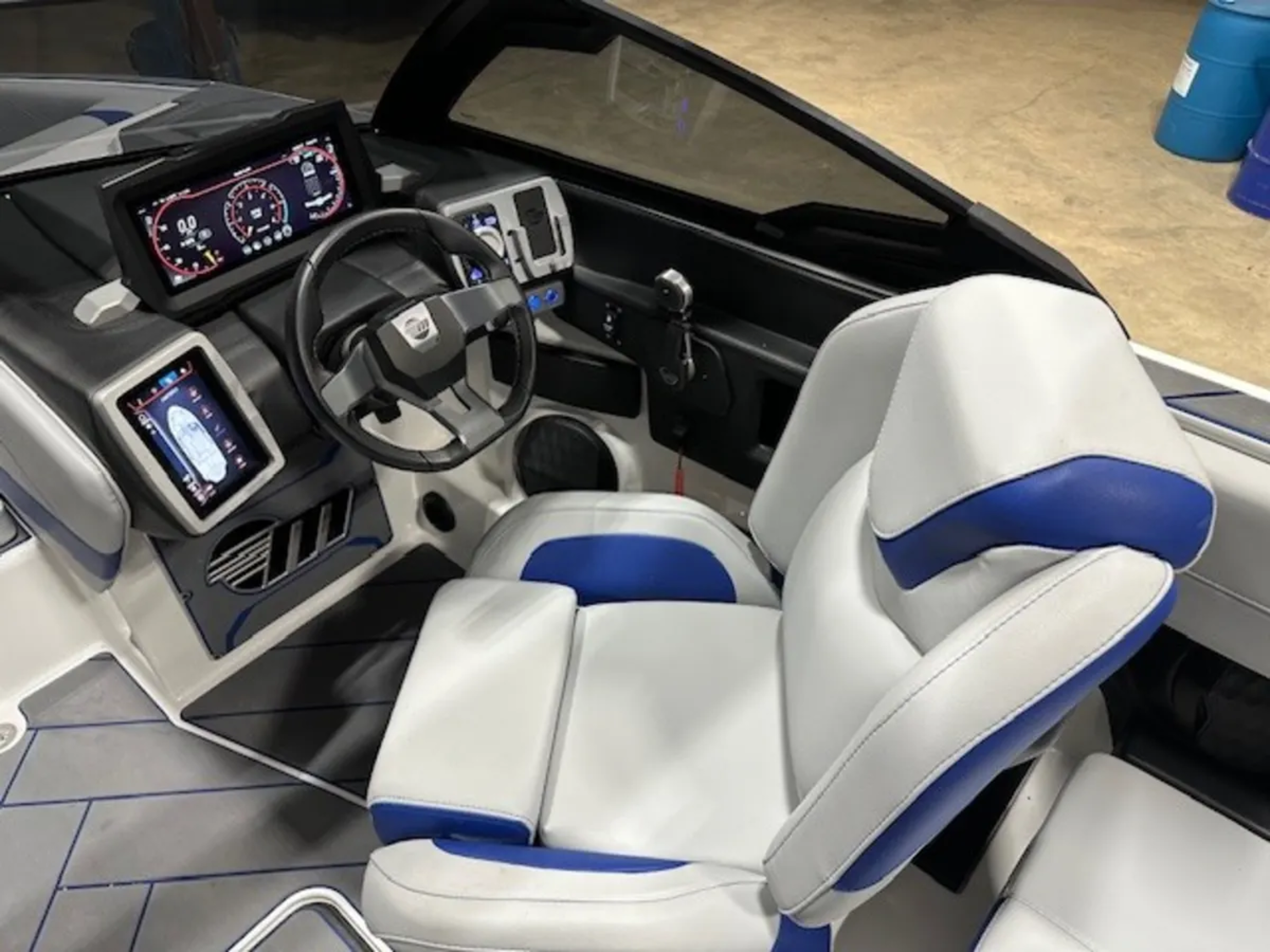 2024 Malibu 23 LSV Loaded