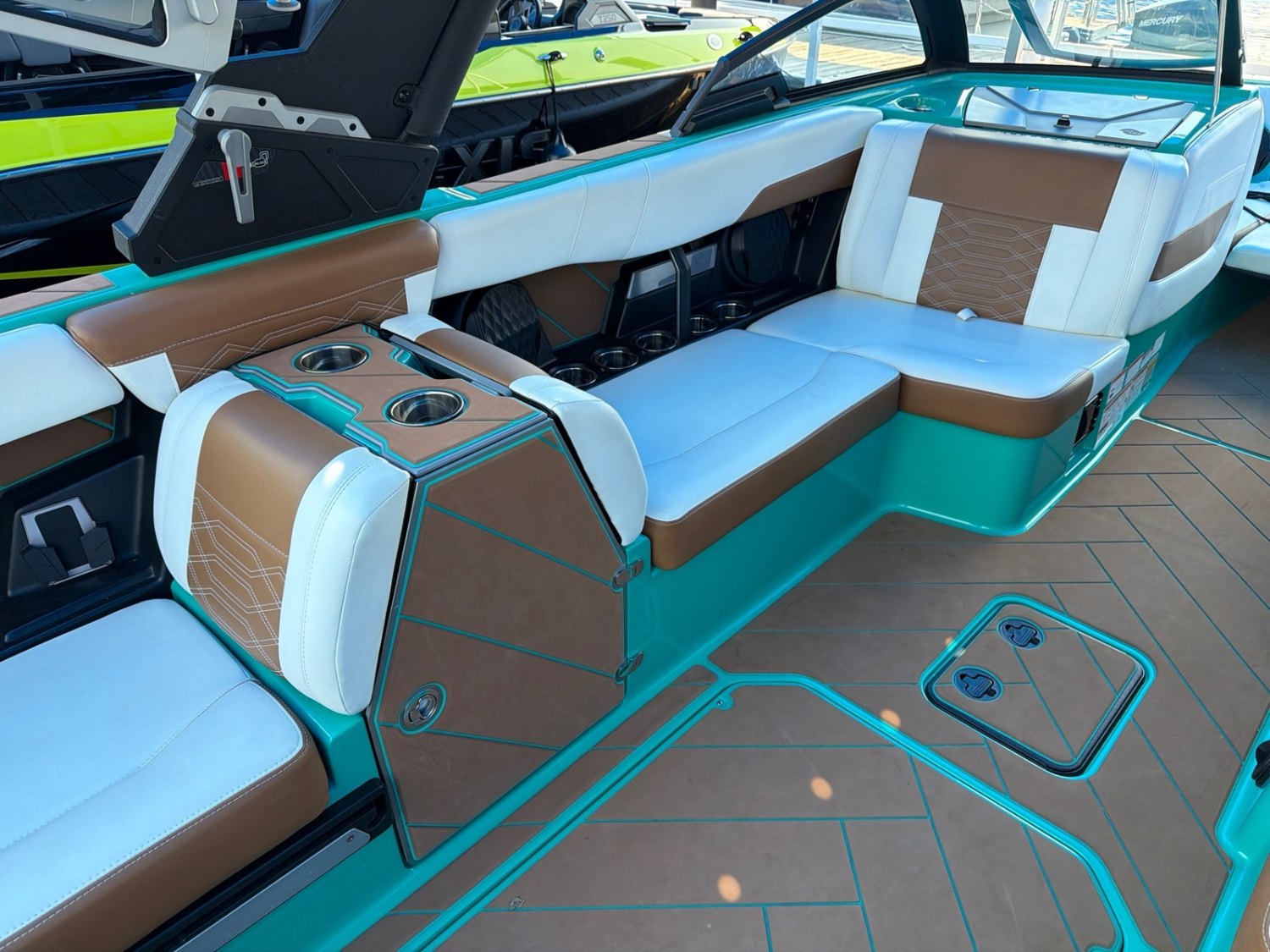 2023 Malibu 26 LSV