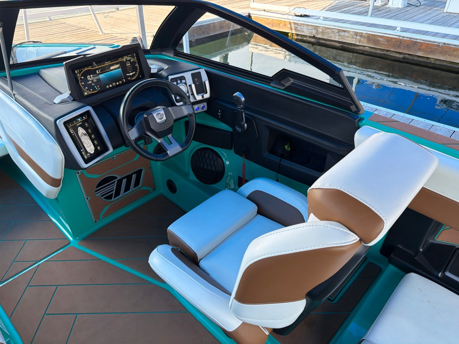 2023 Malibu 26 LSV