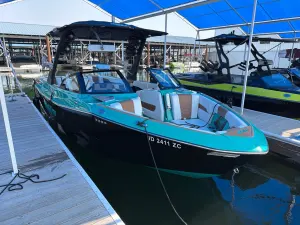 2023-malibu-wakesetter-26-lsv-137038-image1