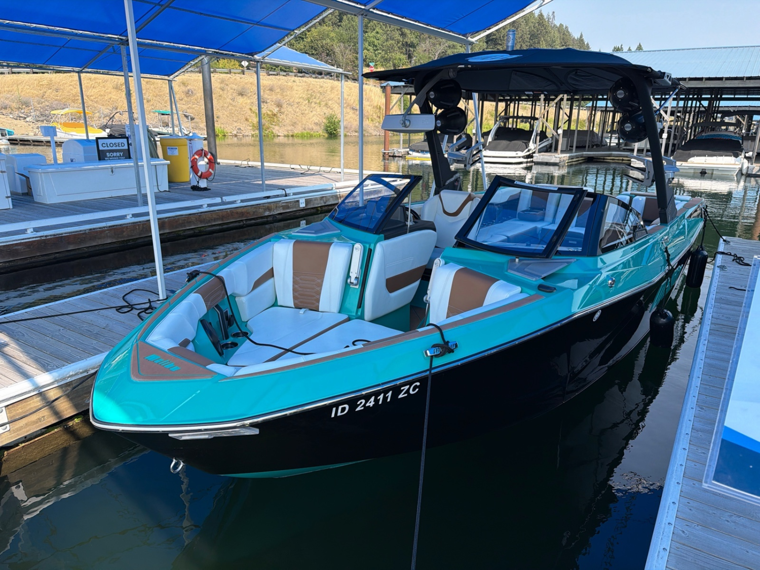 2023 Malibu 26 LSV