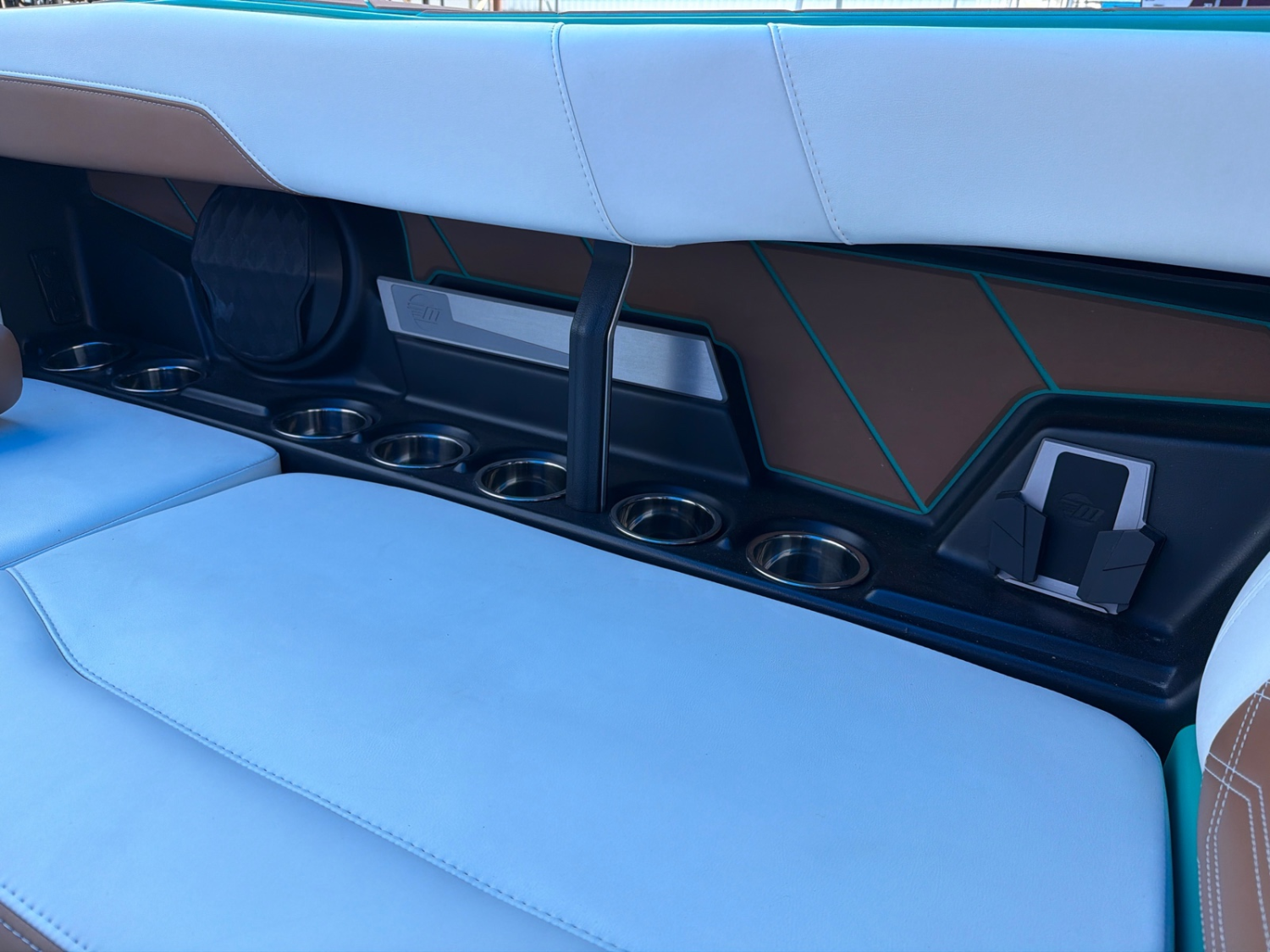 2023 Malibu 26 LSV