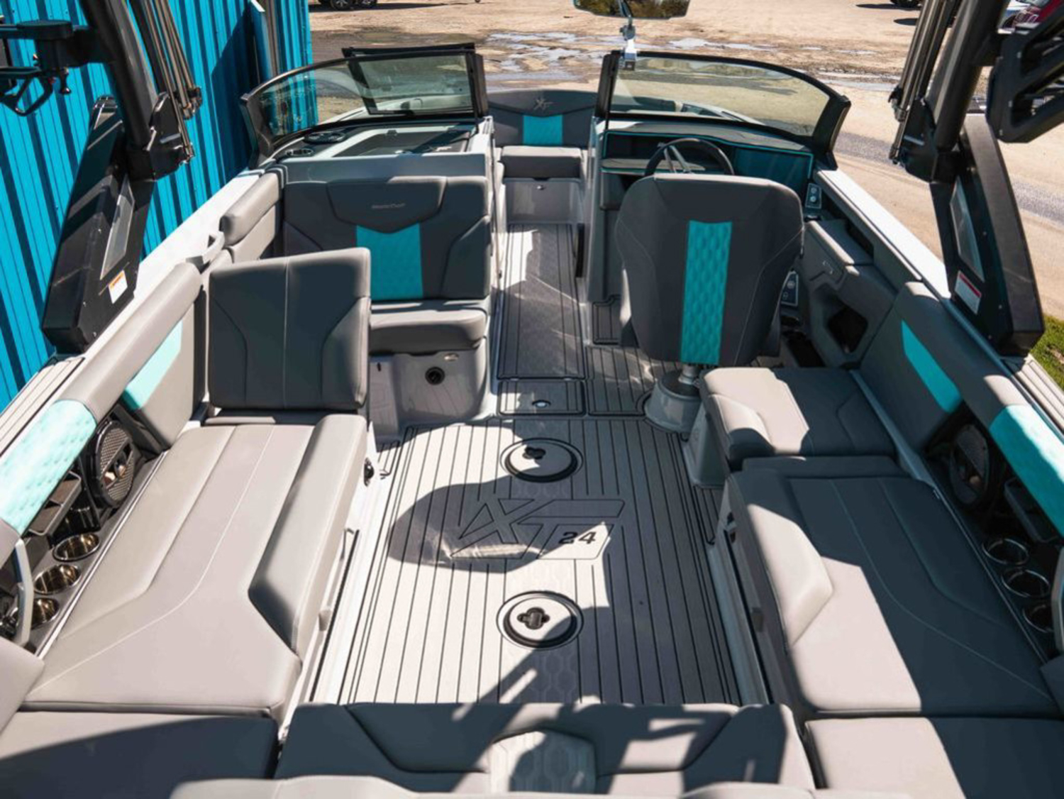 2025 Mastercraft XT24