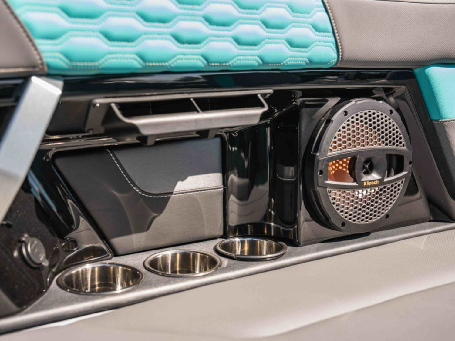 2025 Mastercraft XT24