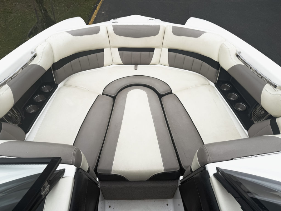 2014 Malibu Boats Wakesetter 24 MXZ for sale in Seattle, Washington
