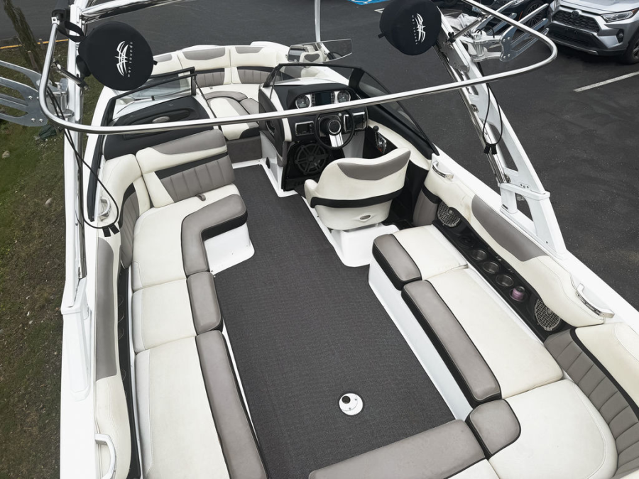 2014 Malibu Boats Wakesetter 24 MXZ for sale in Seattle, Washington