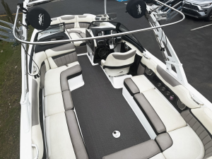 2014 Malibu Boats Wakesetter 24 MXZ for sale in Seattle, Washington