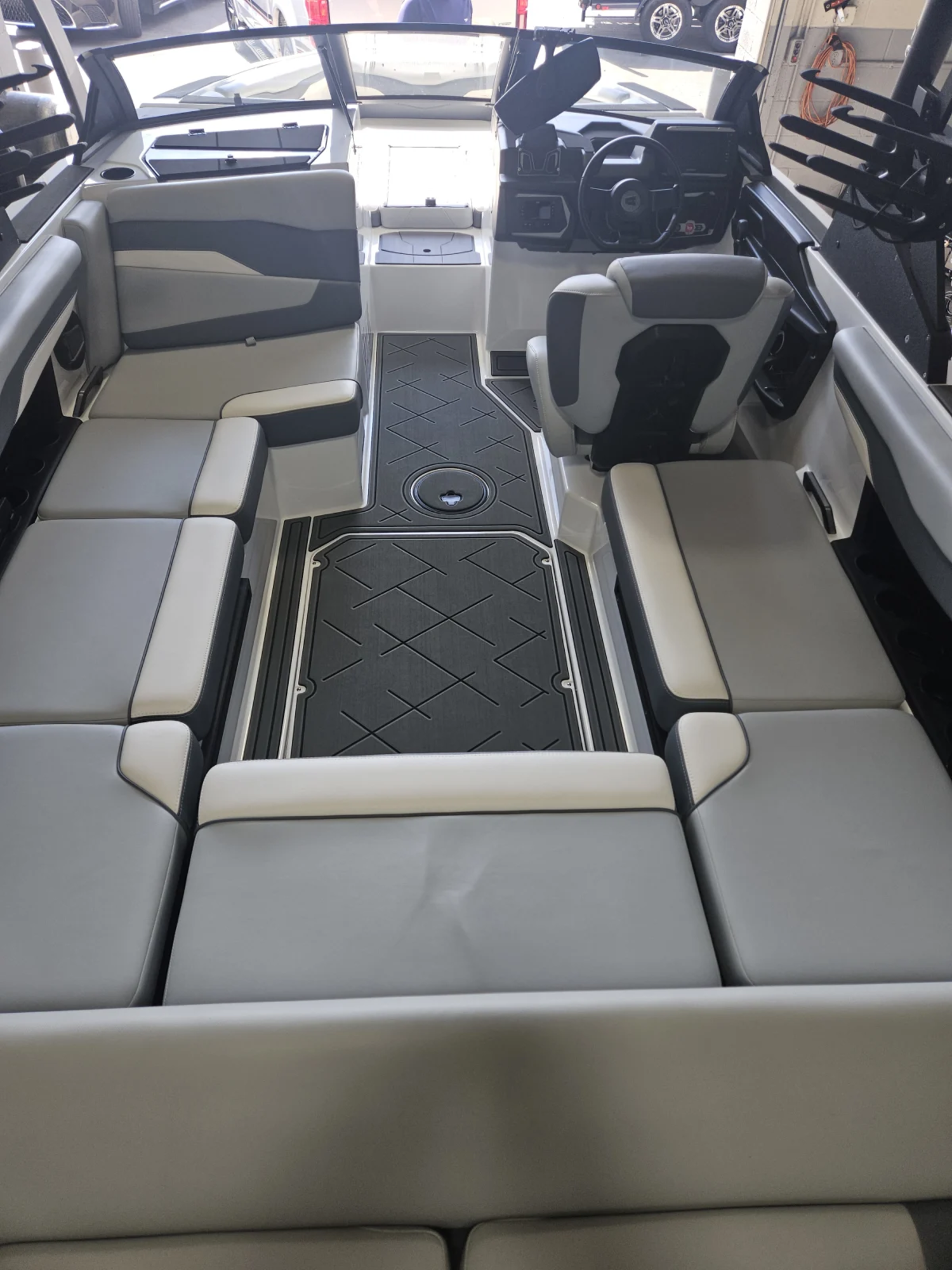 2024 Axis Boats T220