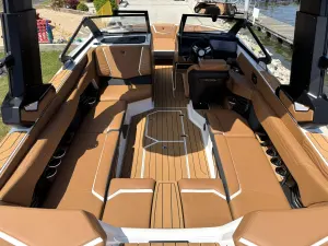2026-nautique-g23-125348-image1.webp