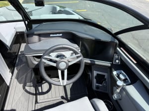2026-mastercraft-xt22-125500-image10