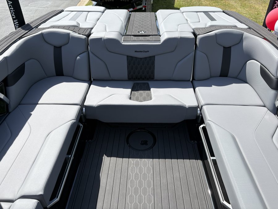 2026-mastercraft-xt22-125500-image13