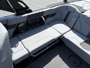 2026-mastercraft-xt22-125500-image14