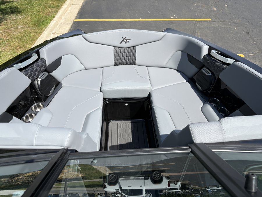 2026-mastercraft-xt22-125500-image15
