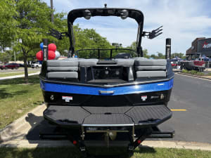 2026-mastercraft-xt22-125500-image5