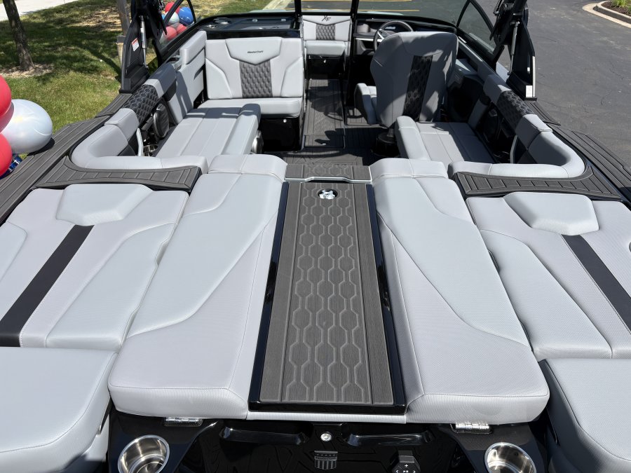 2026-mastercraft-xt22-125500-image6