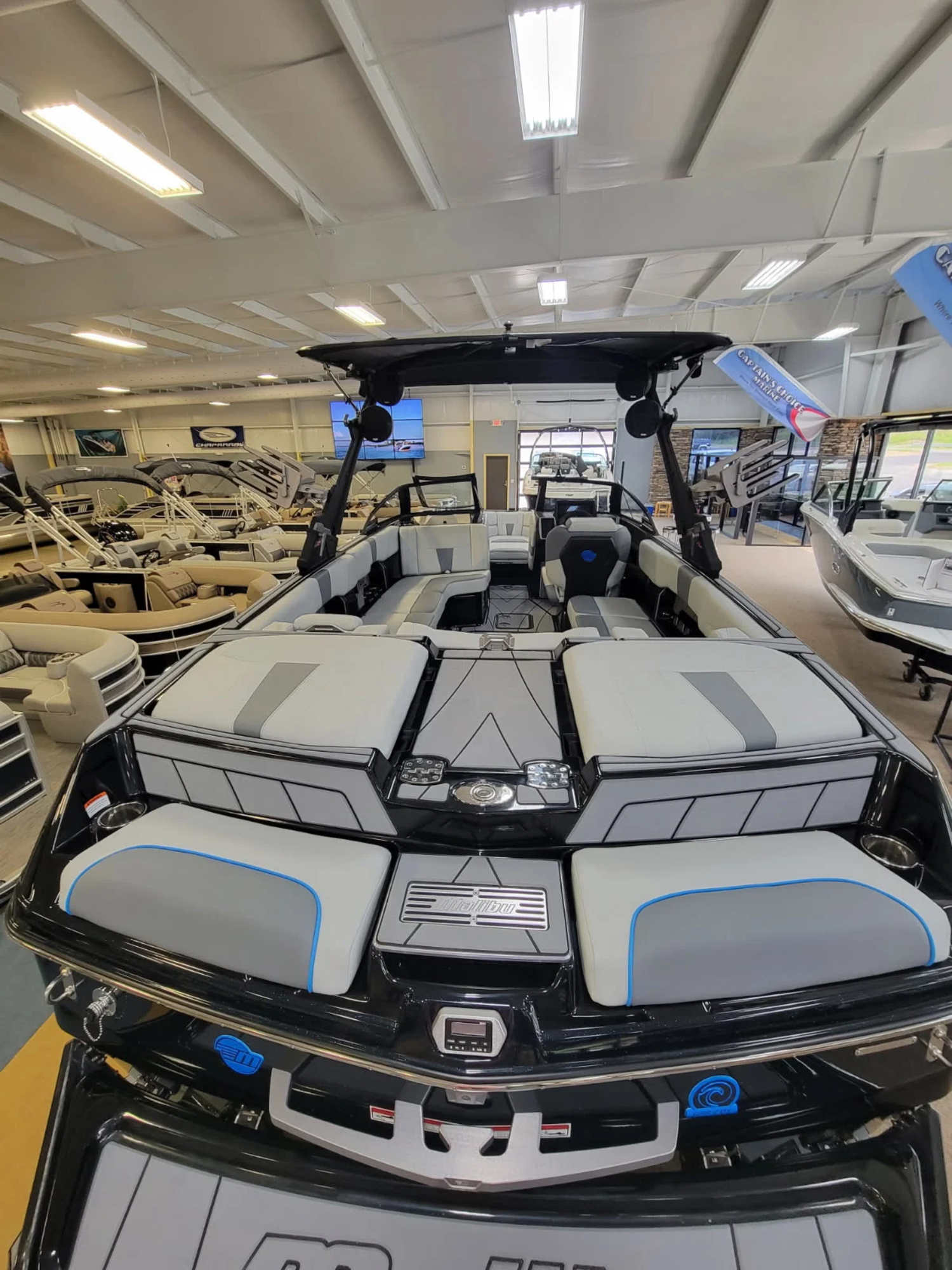 2022 Malibu Boats Wakesetter 23 LSV