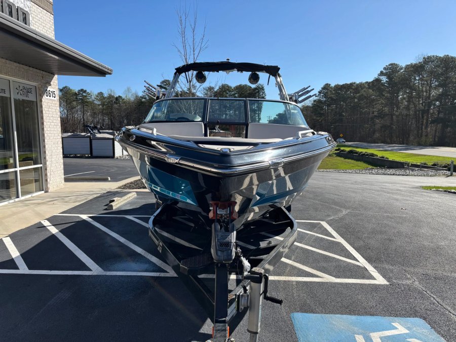 2018-mastercraft-xt25-126642-image2