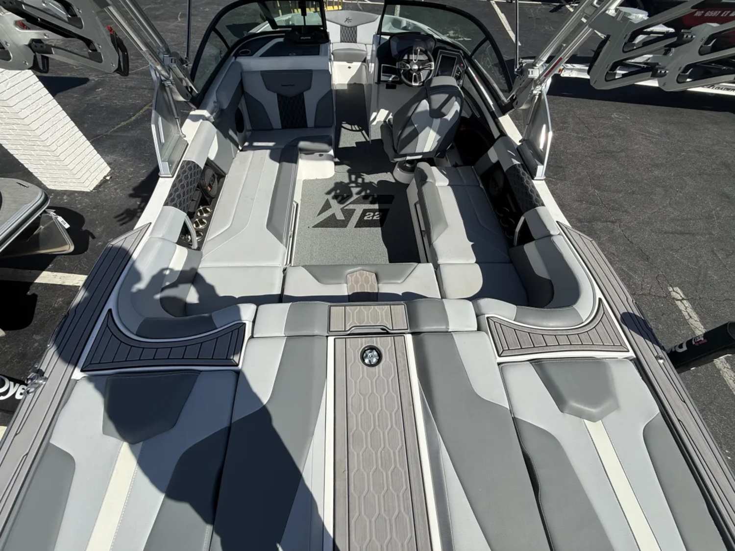 2023 Mastercraft XT22