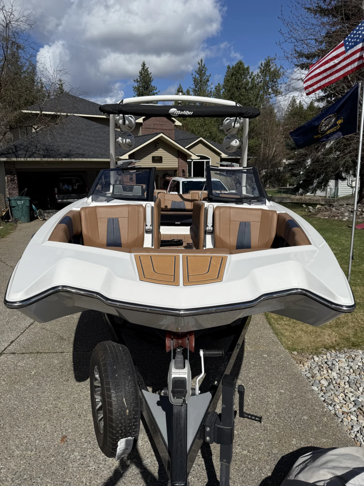 2022 Malibu 23mxz (thruster!)