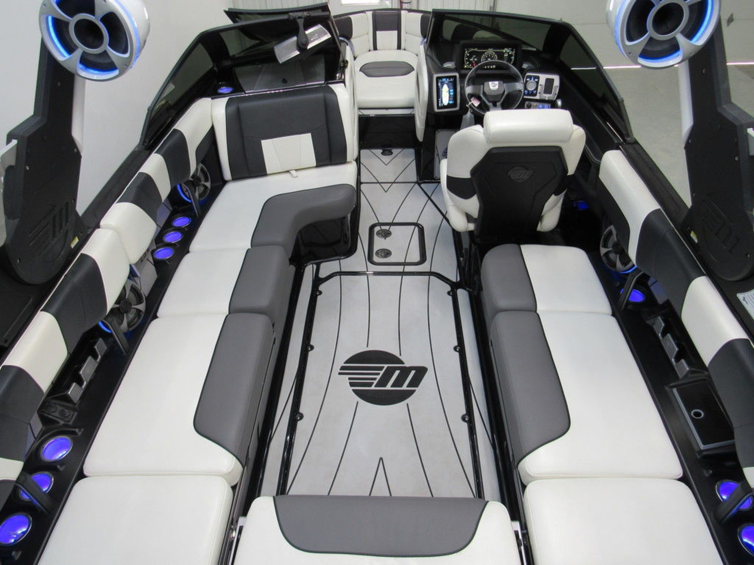 2021 Malibu Boats 23 LSV