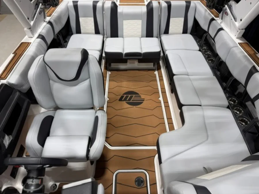 2024-malibu--wakesetter-23-mxz-126754-image17.webp