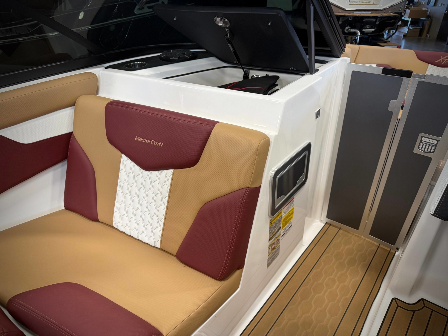 2022 MasterCraft XT23