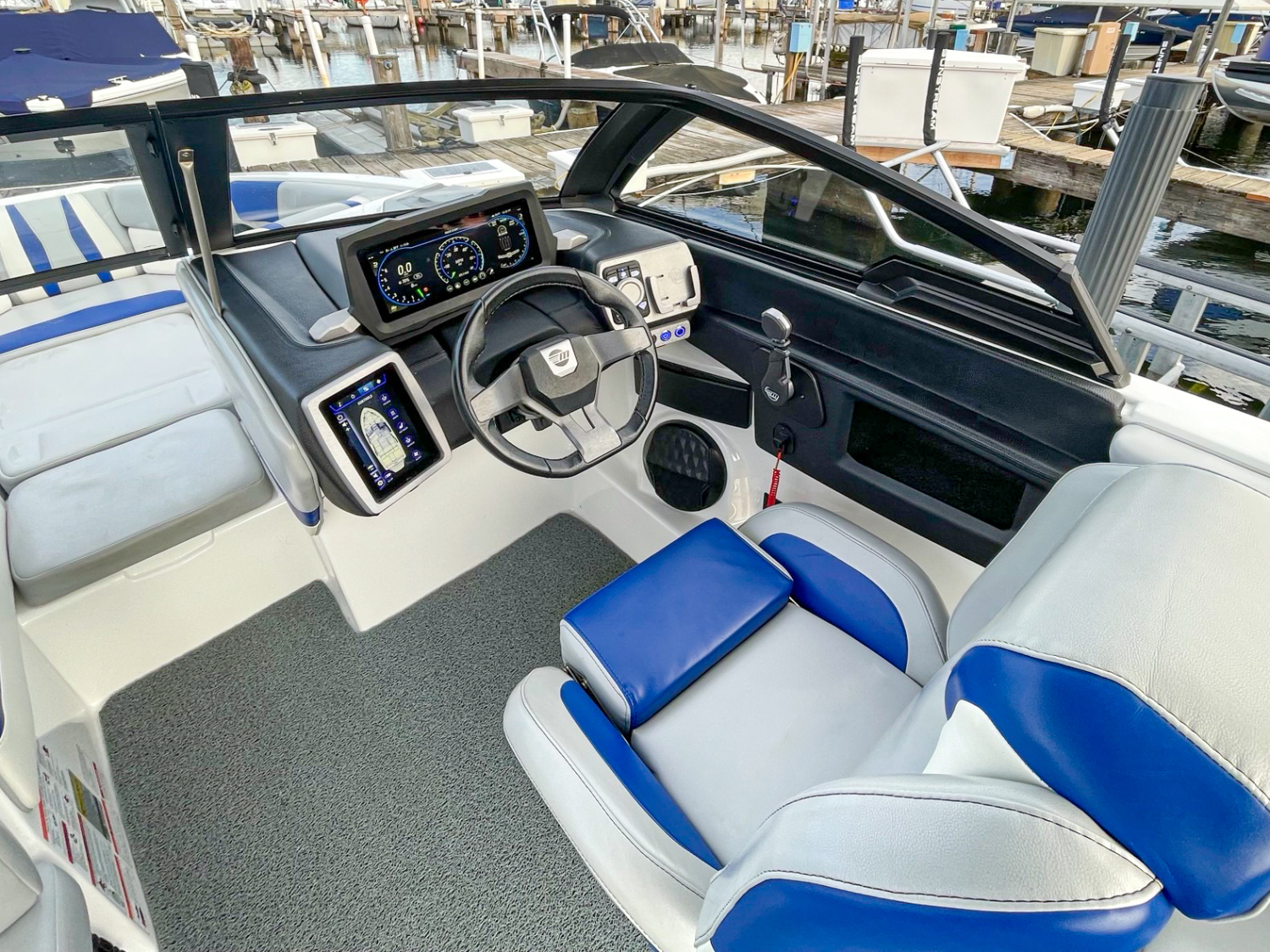 2023 Malibu 22 LSV