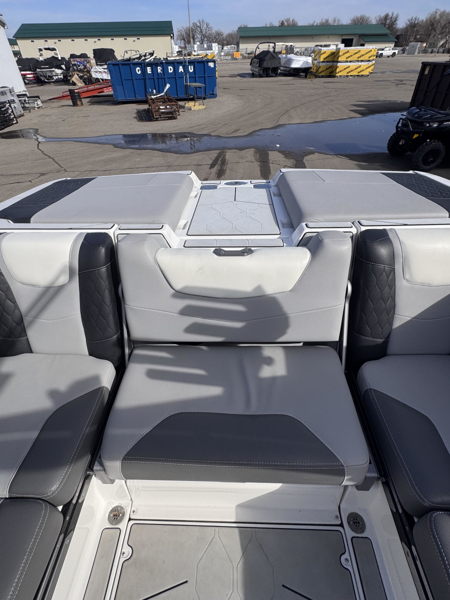 2022 Malibu Boats M220 for sale in , 