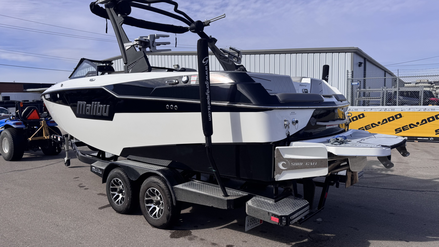 2022 Malibu Boats M220