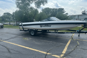 2001 Malibu Boats Sunsetter for sale in Oshkosh, Wisconsin