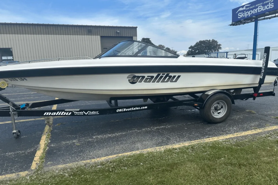 2001 Malibu Boats Sunsetter for sale in Oshkosh, Wisconsin