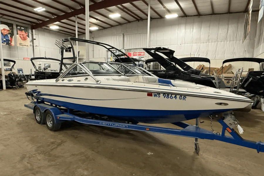 2004 Centurion Boats Avalanche for sale in Pewaukee, Wisconsin