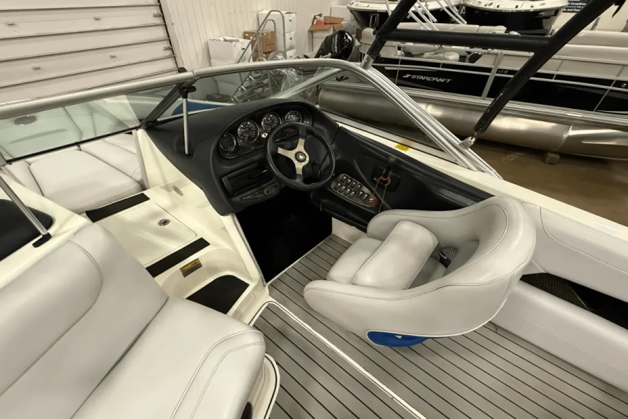 2004 Centurion Boats Avalanche for sale in Pewaukee, Wisconsin