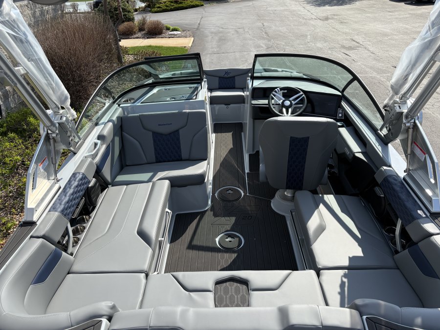 2026-mastercraft-xt20-126854-image7