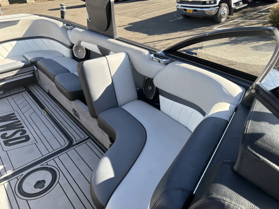 2016 Malibu Boats Wakesetter 25 LSV for sale in Oregon City, Oregon