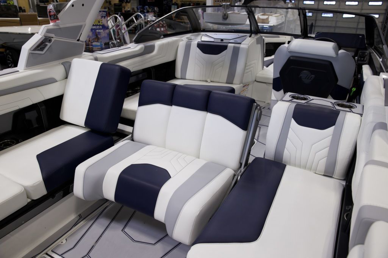 2026 Malibu Boats 25 LSV