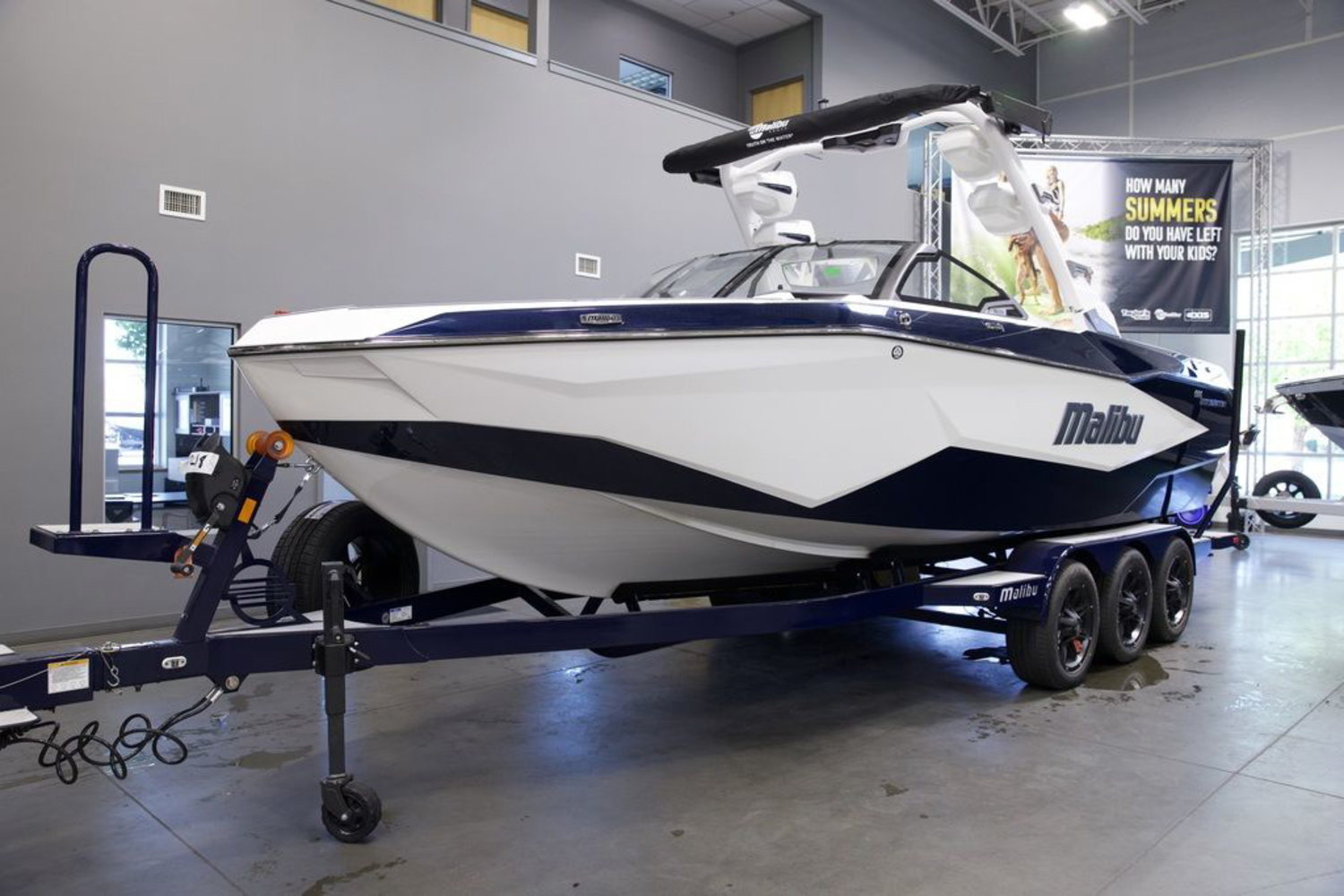 2026 Malibu Boats 25 LSV