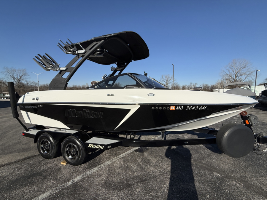 2019 Malibu Boats Wakesetter VTX for sale in O'Fallon, Missouri