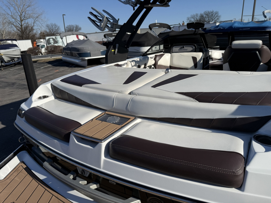 2019 Malibu Boats Wakesetter VTX for sale in O'Fallon, Missouri