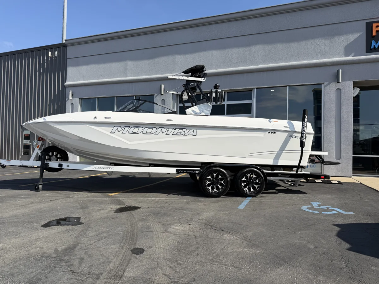 2025 MOOMBA MAKAI DEALER DEMO 11HRS 