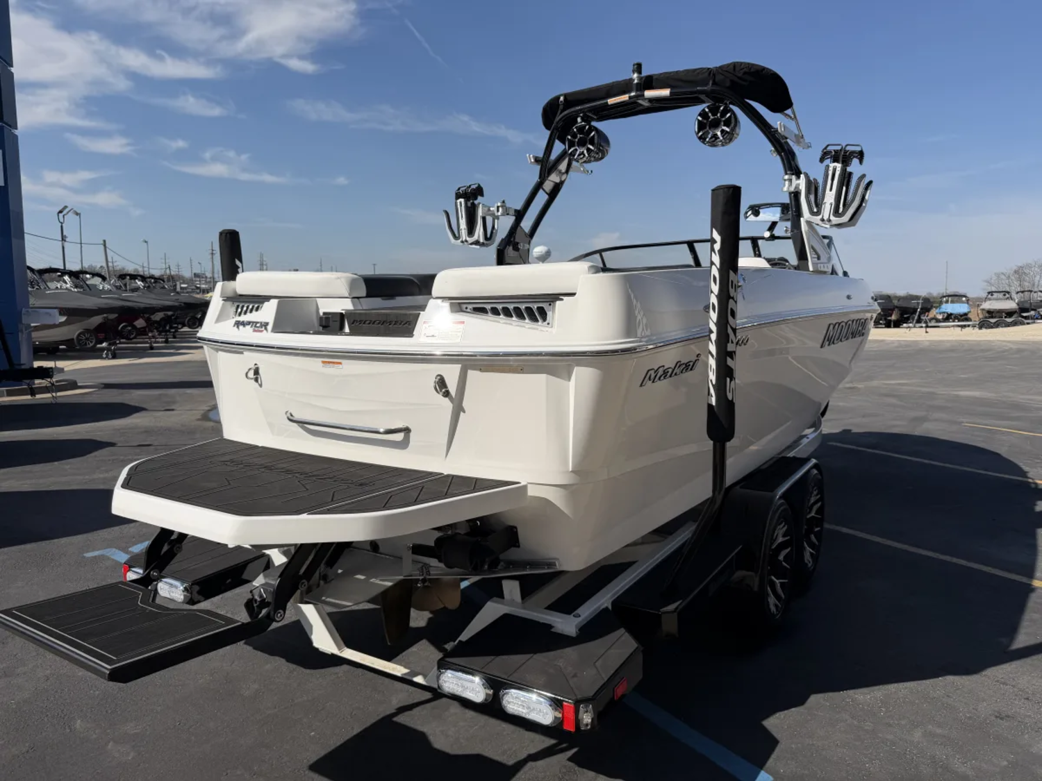 2025 MOOMBA MAKAI DEALER DEMO 11HRS 