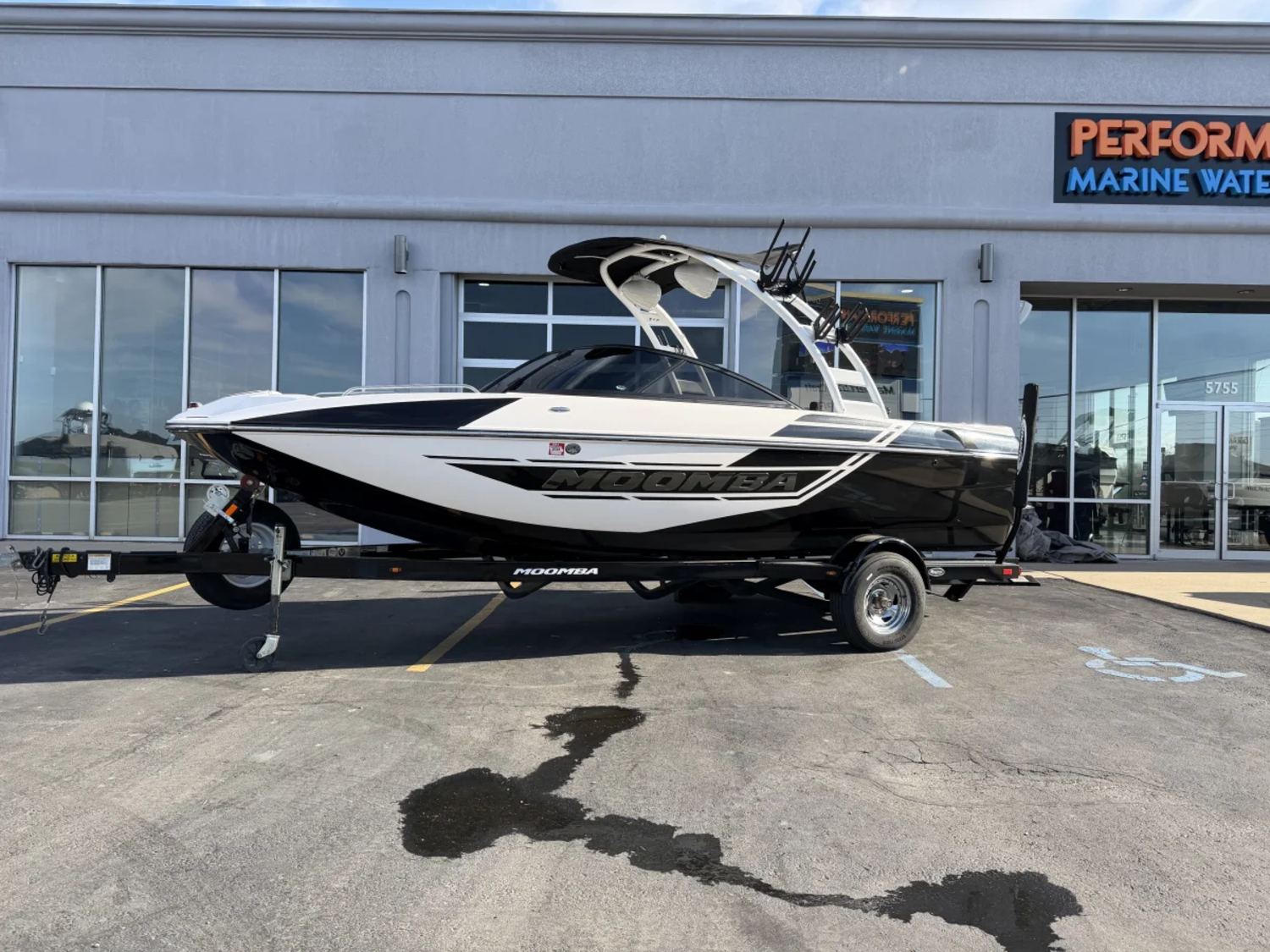 2014 MOOMBA MONDO 