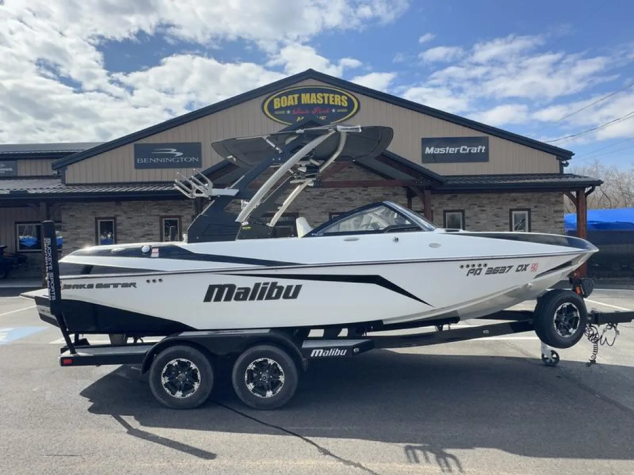 2018 Malibu Boats Wakesetter VLX for sale in Akron, Ohio