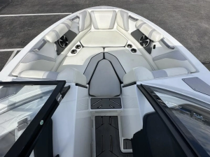 2018 Malibu Boats Wakesetter VLX for sale in Akron, Ohio