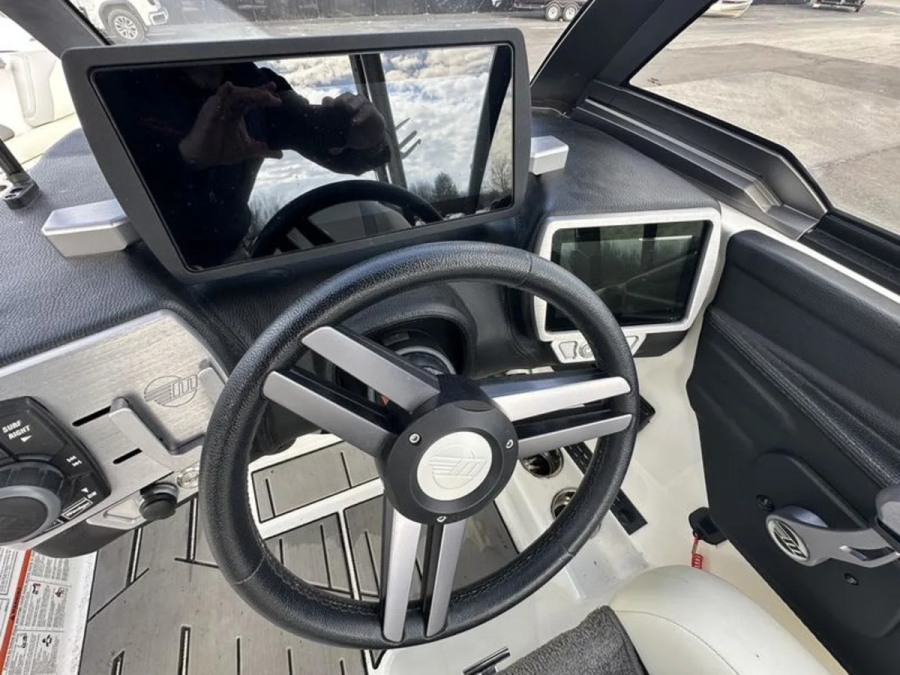 2018 Malibu Boats Wakesetter VLX for sale in Akron, Ohio