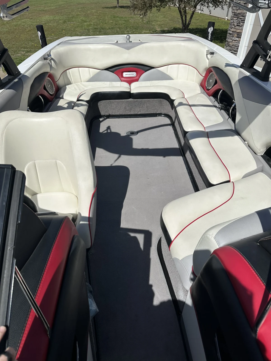 2013 Malibu Boats Wakesetter 247 LSV for sale in Paris, Tennessee