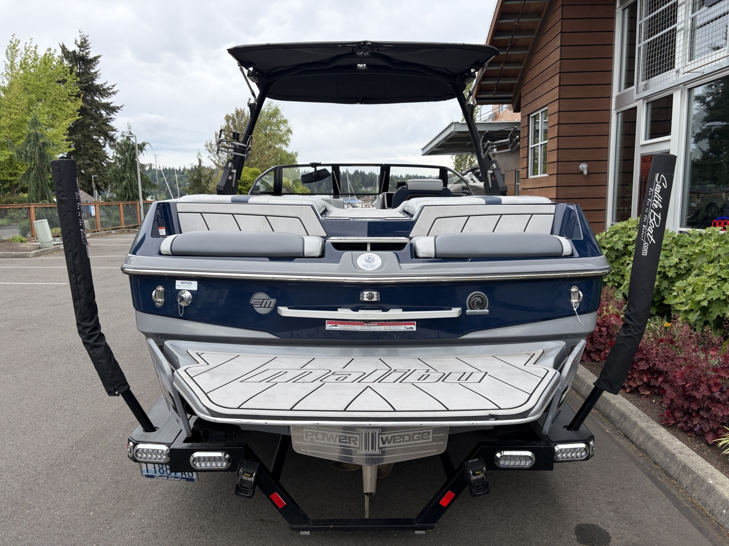 2021 Malibu 23 LSV