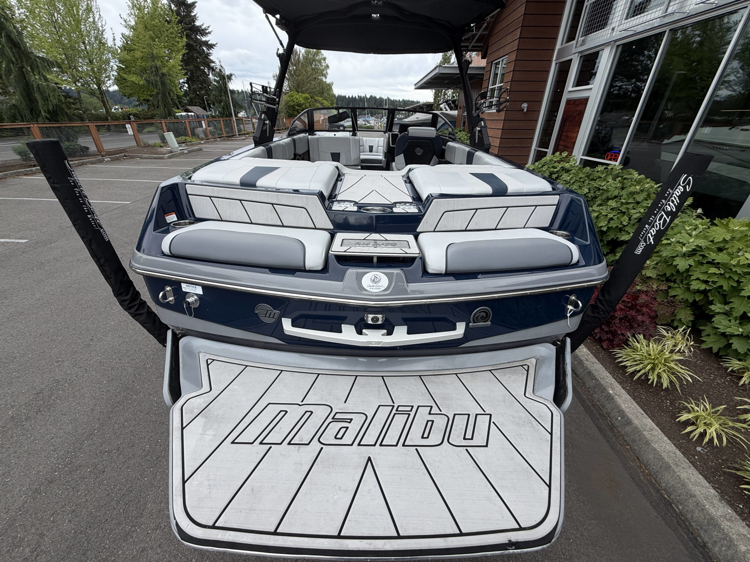 2021 Malibu 23 LSV