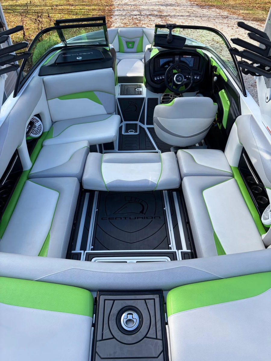 2017 Centurion Boats Ri217 for sale in Brighton, Illinois