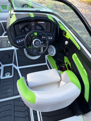 2017 Centurion Boats Ri217 for sale in Brighton, Illinois